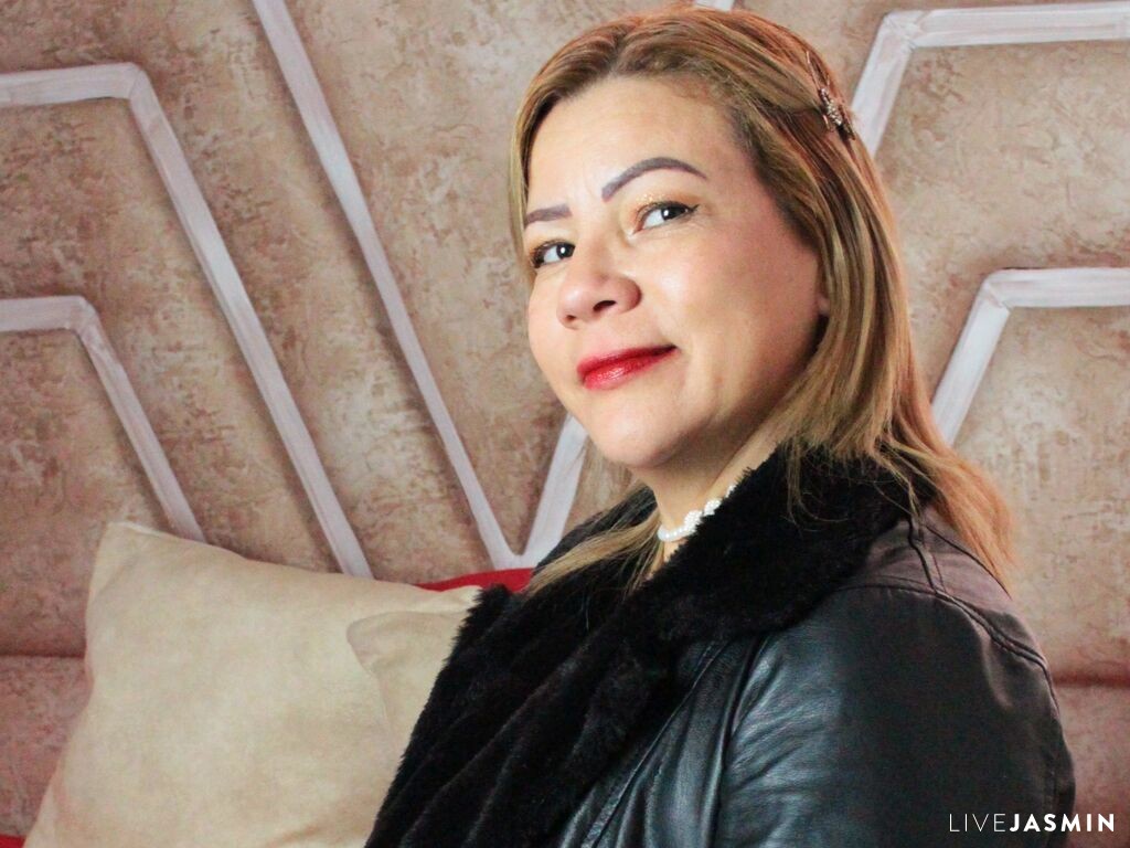 Nude sex cam model AgelaEvans