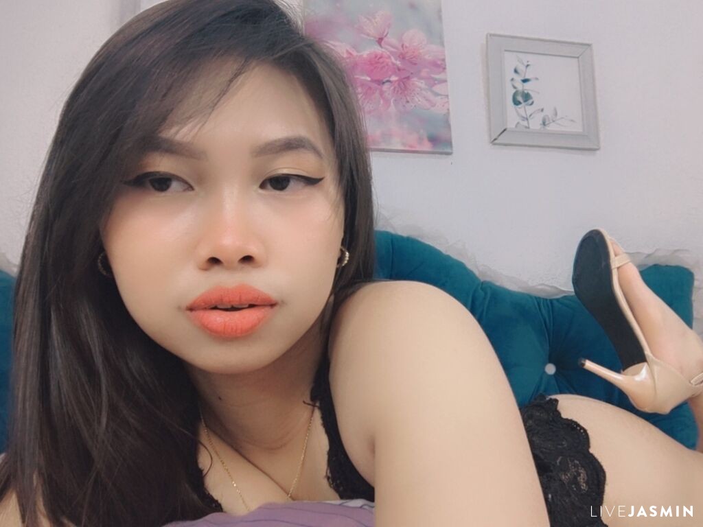 Nude sex cam model AickaChan