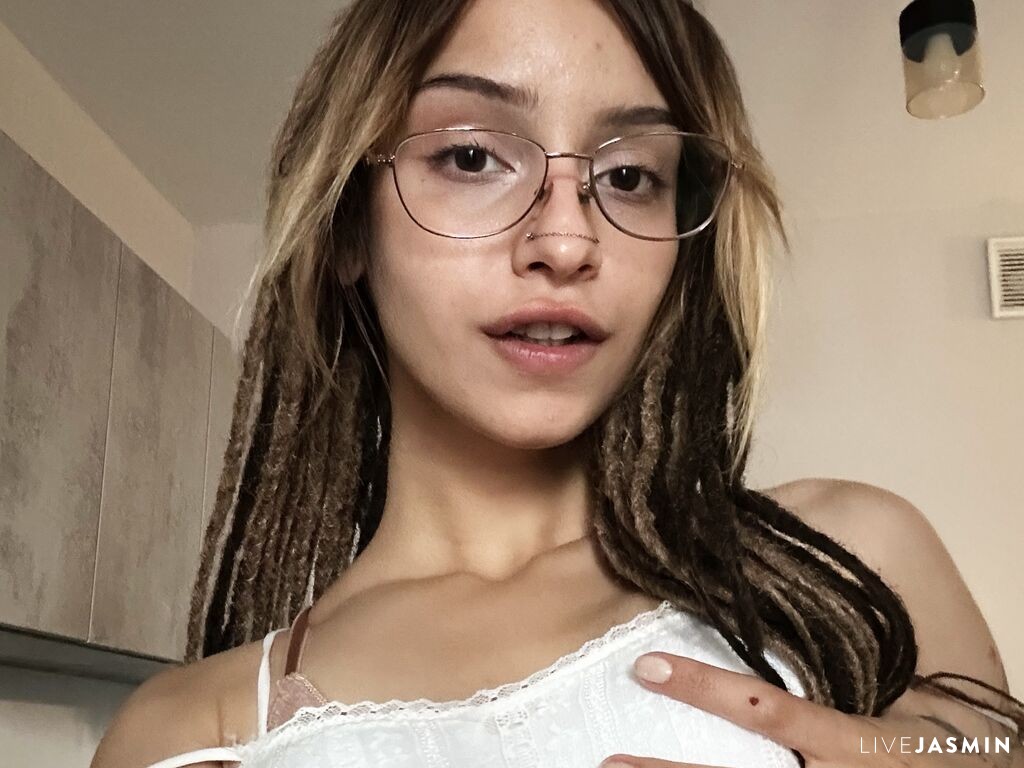 Nude sex cam model AmeliShe