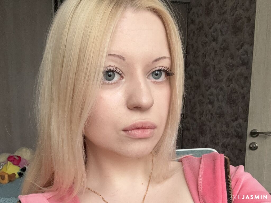 Nude sex cam model AnnieKeniry