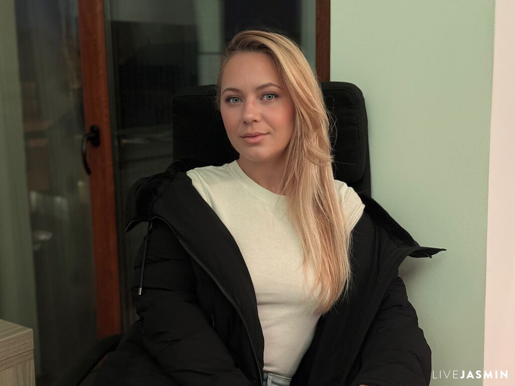 Nude sex cam model AnyaLior