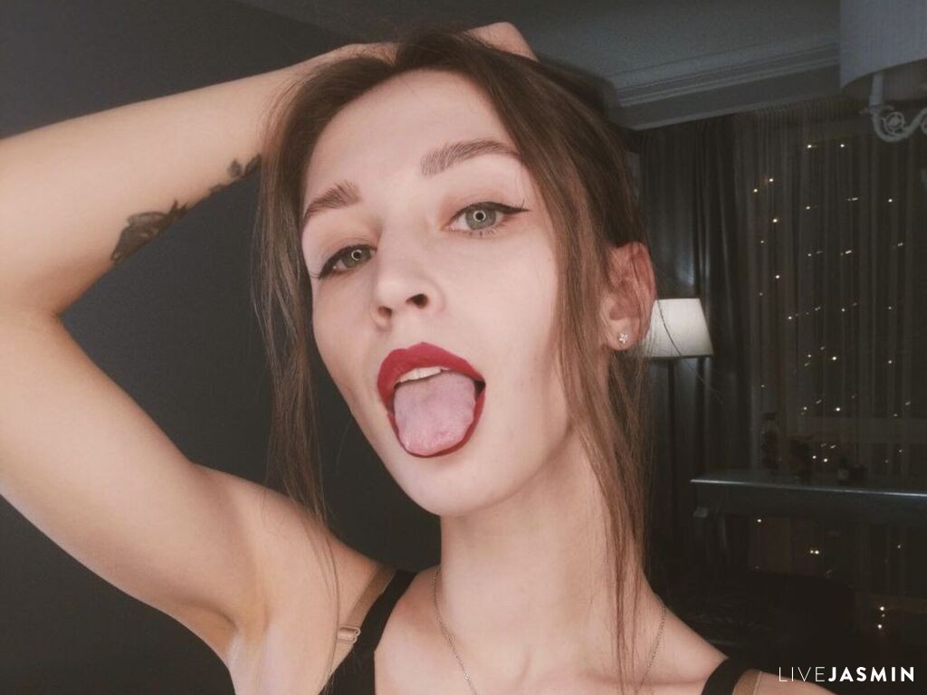 Nude sex cam model AraAcey