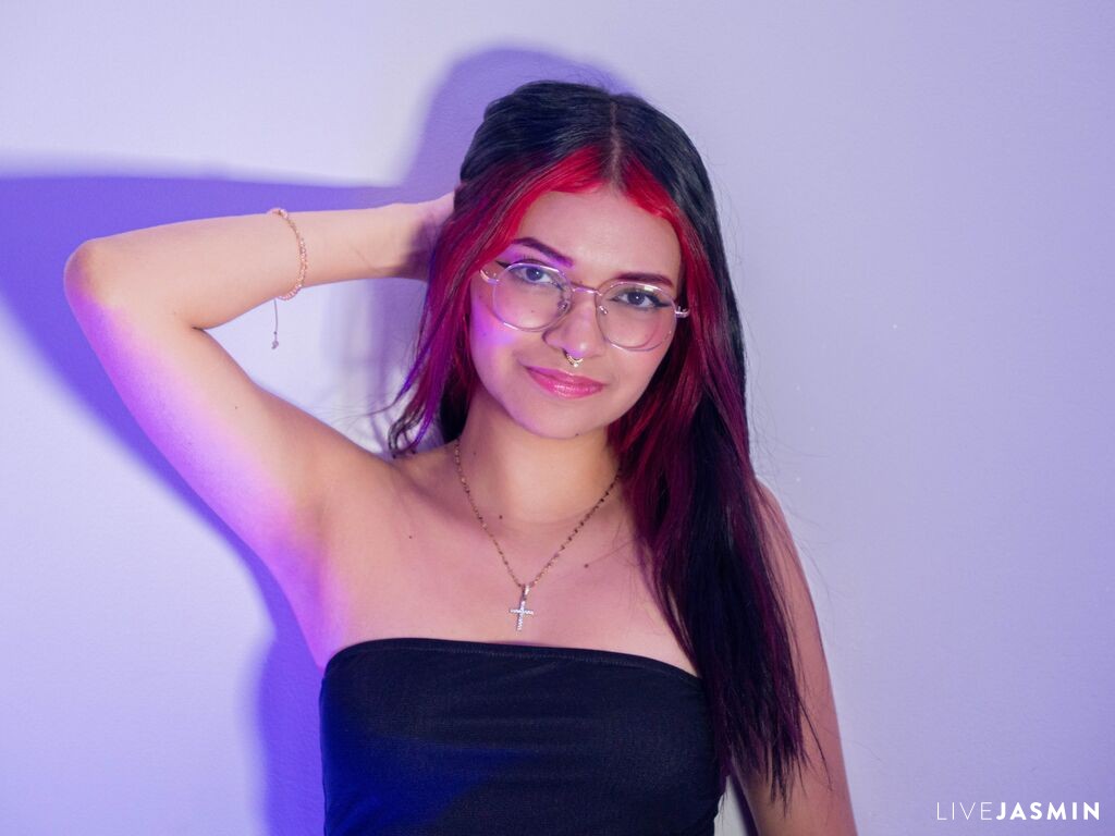 Nude webcam model AriaRosel - Private XXX Chat