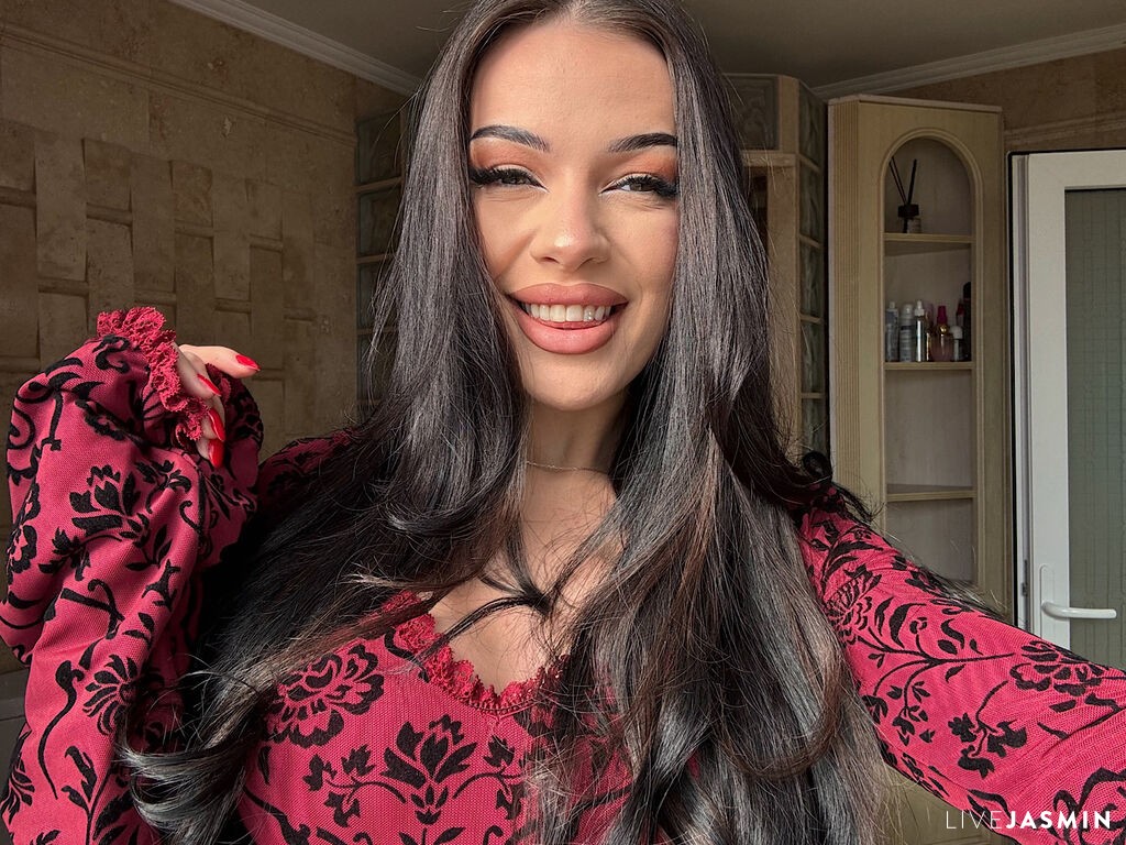 Nude 24 Year Old sex cam model AriaVex - XXX Video