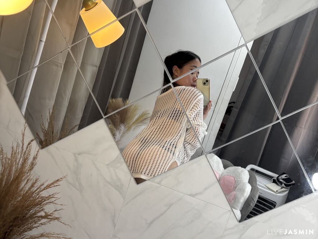 Nude webcam model ArmariahBrith - Private XXX Chat