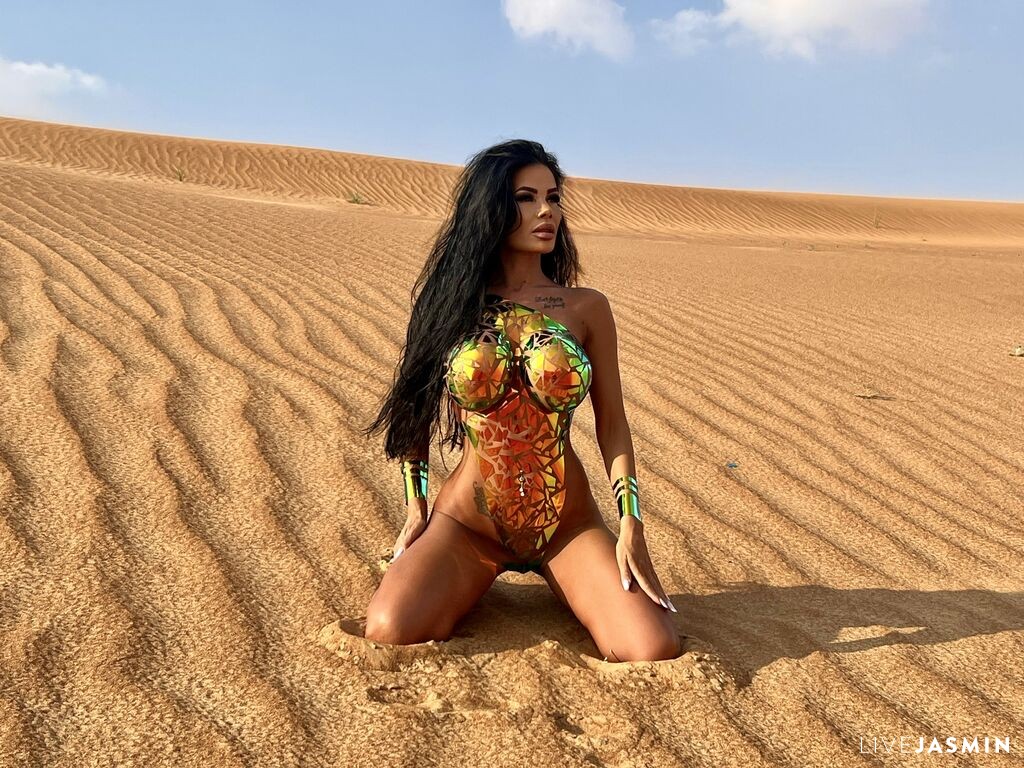 Nude sex cam model AvaMarya