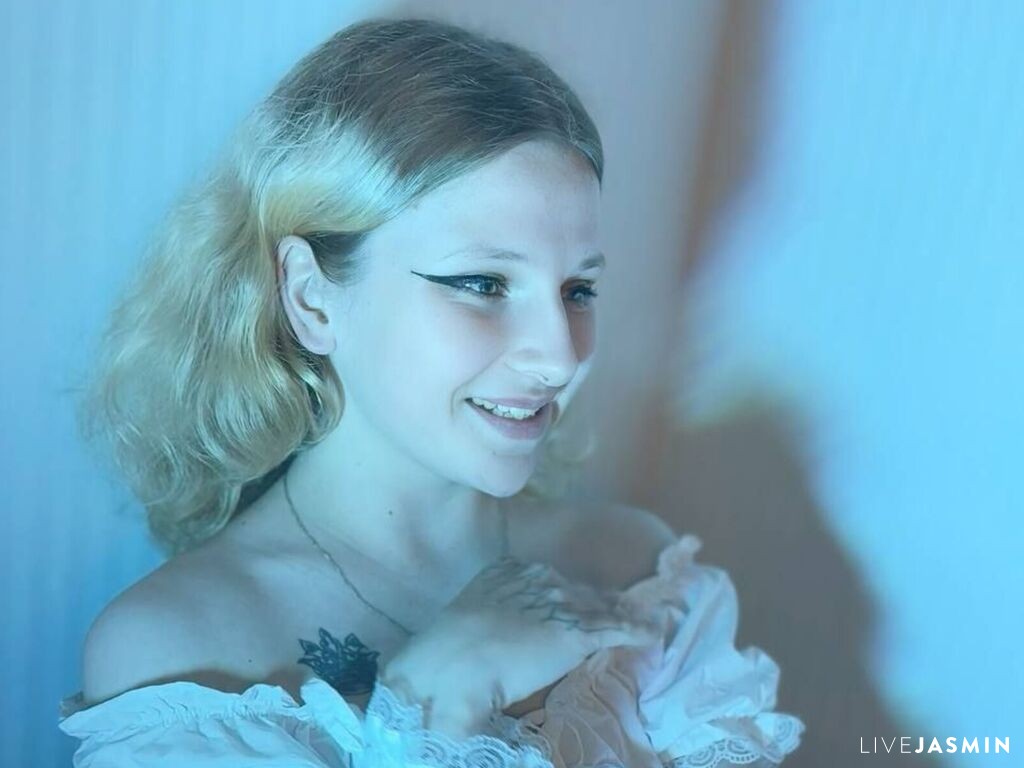 Nude sex cam model CelesteForman