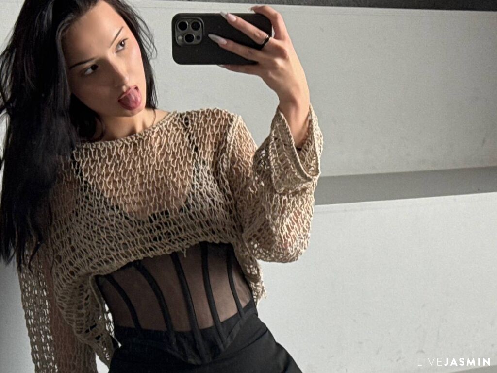 Nude sex cam model ChloeLefevre