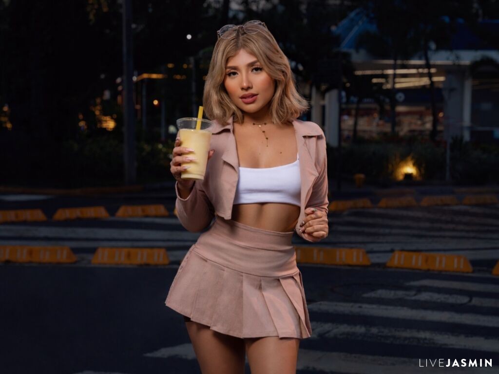 Nude sex cam model CorinaBaker