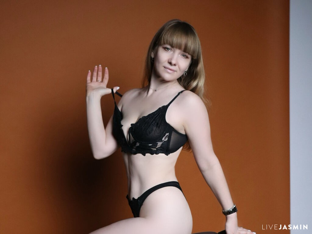Nude 36 Year Old sex cam model DakotaFlower - XXX Video
