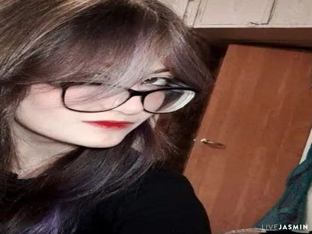 Nude sex cam model DeberaWoodsmall