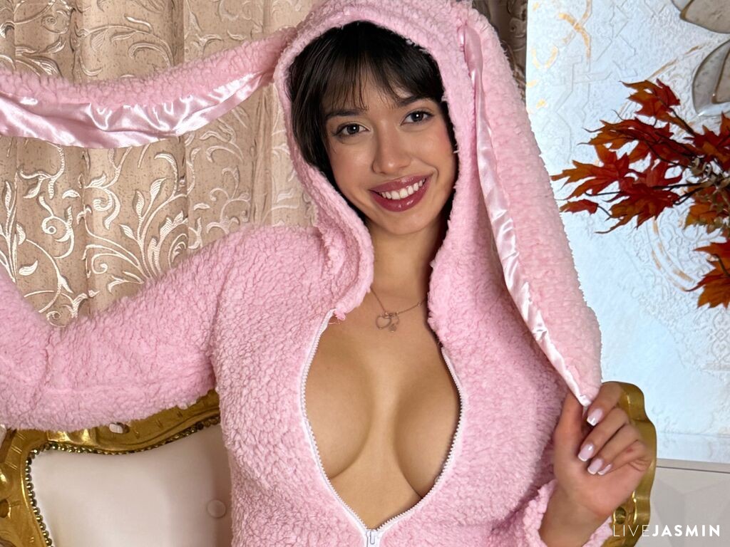 Nude webcam model Elie - Private XXX Chat