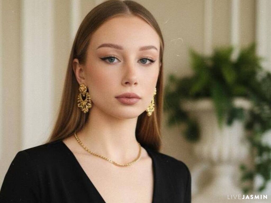 Nude sex cam model EmaGurrad