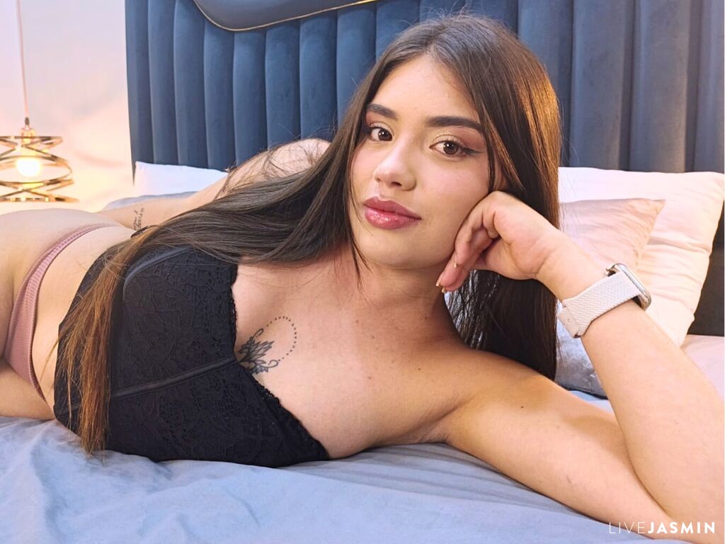 Nude sex cam model EmmaSnoow