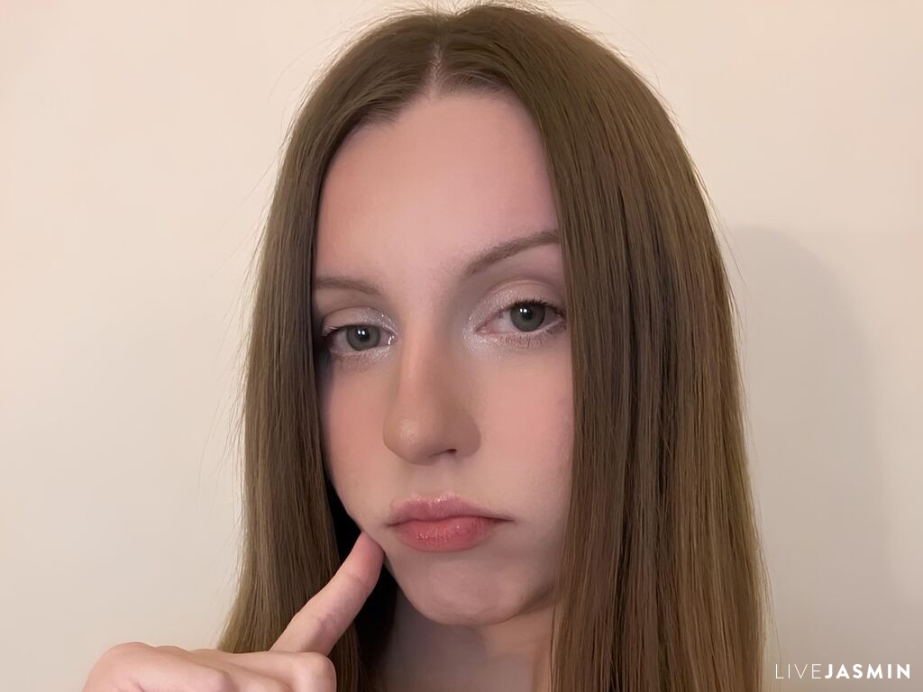 Nude 18 Year Old sex cam model FawnTobin - XXX Video