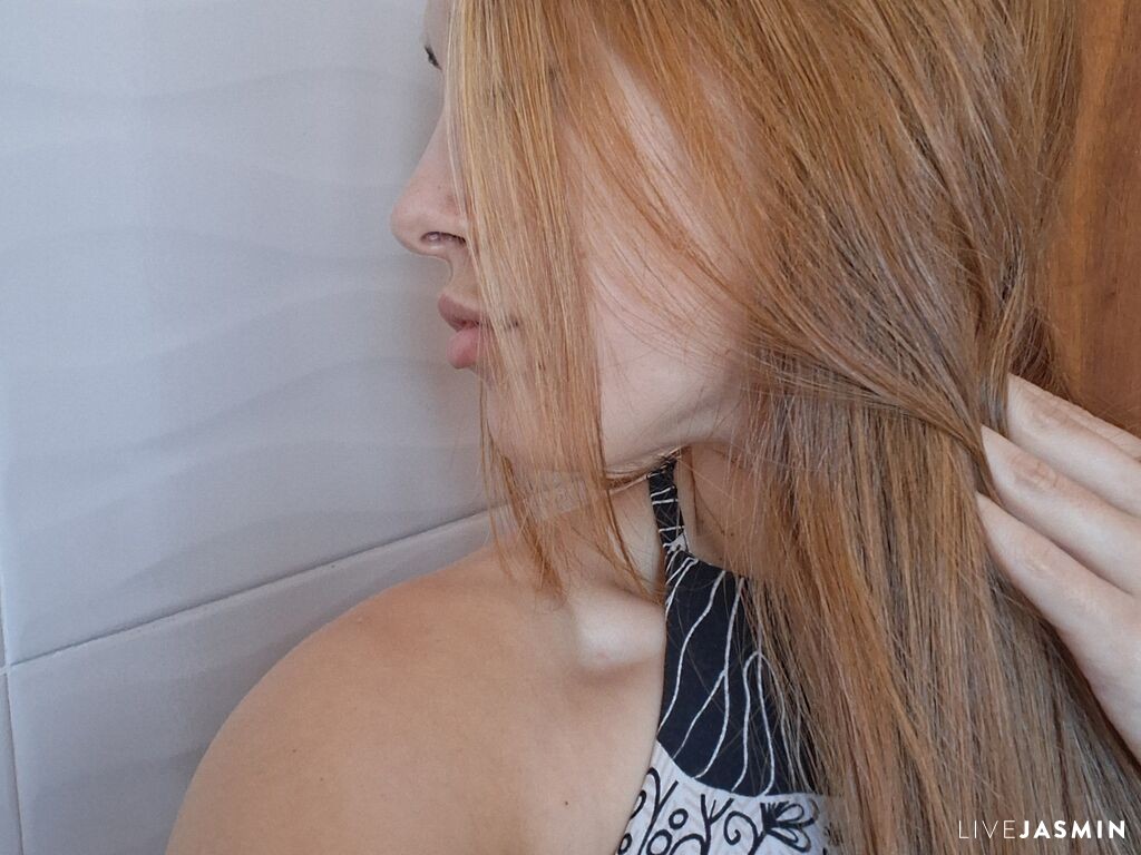Nude sex cam model FlorAnderson