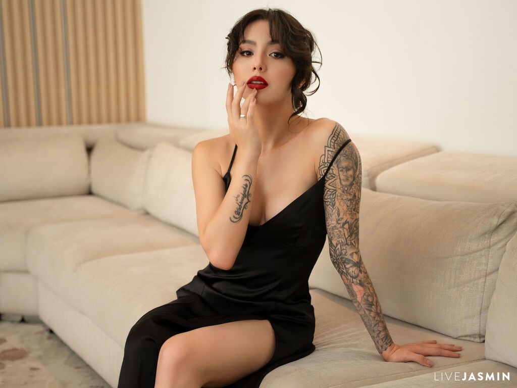 Nude 24 Year Old sex cam model GabriellaLacroix - XXX Video
