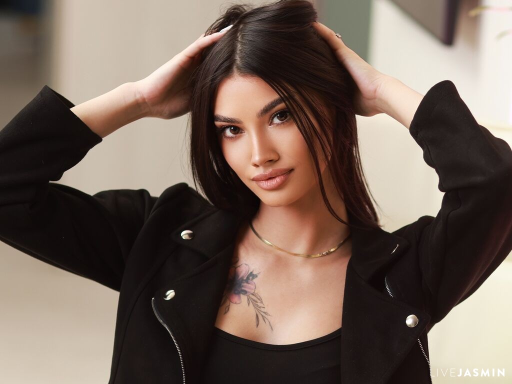 Nude sex cam model GiaHarts