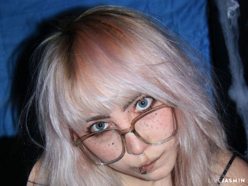 Nude sex cam model GrettaLuna