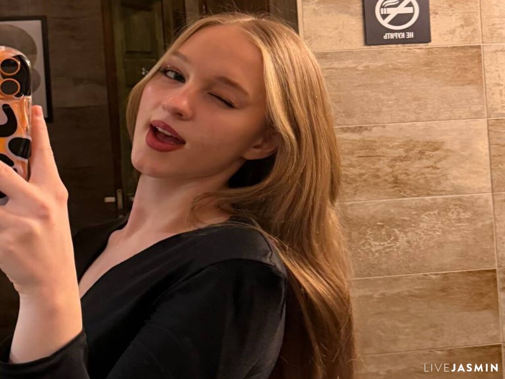 Nude sex cam model IleanaNiese