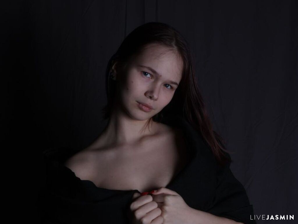 Nude webcam model JesseniaLitt - Private XXX Chat