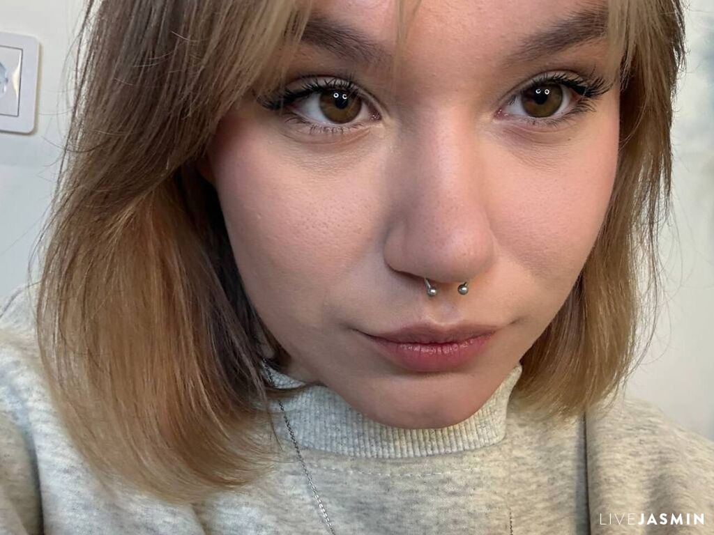 Nude sex cam model JoyeLatin