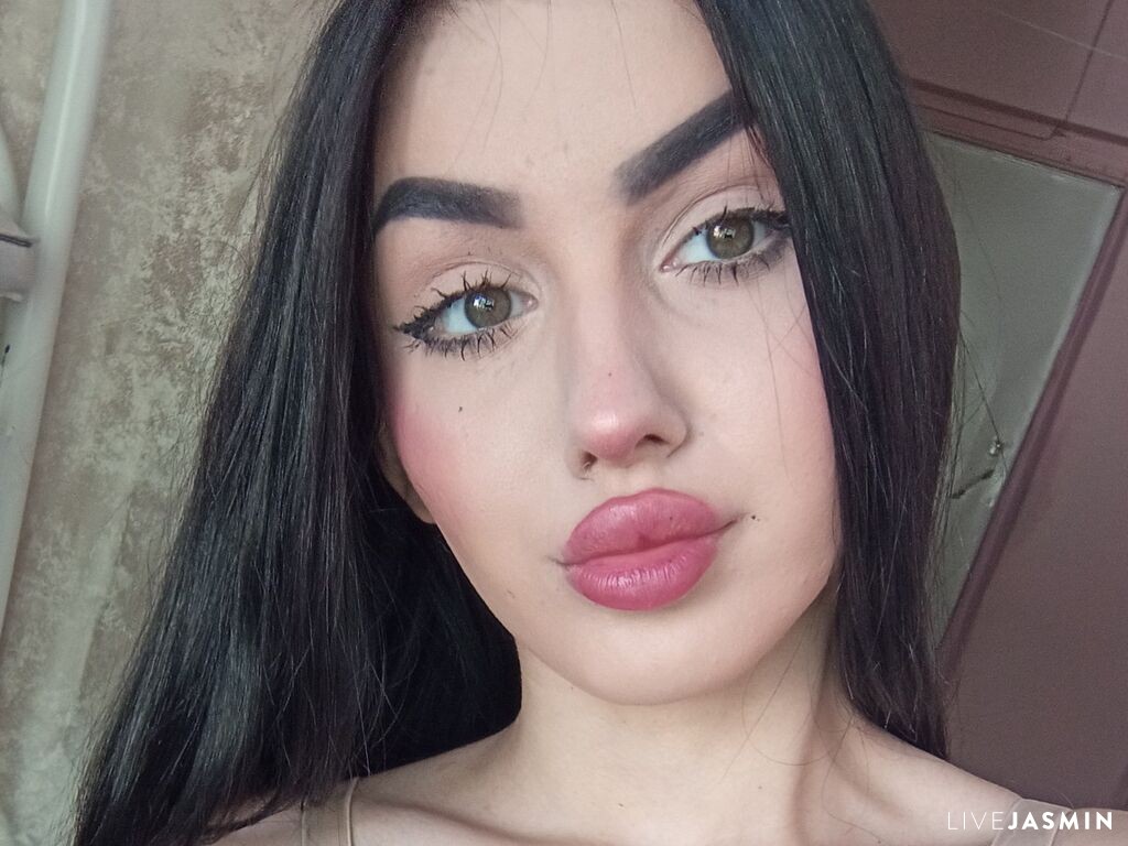 Nude sex cam model KamilaBell