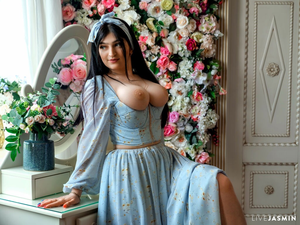Nude sex cam model KamillaRey