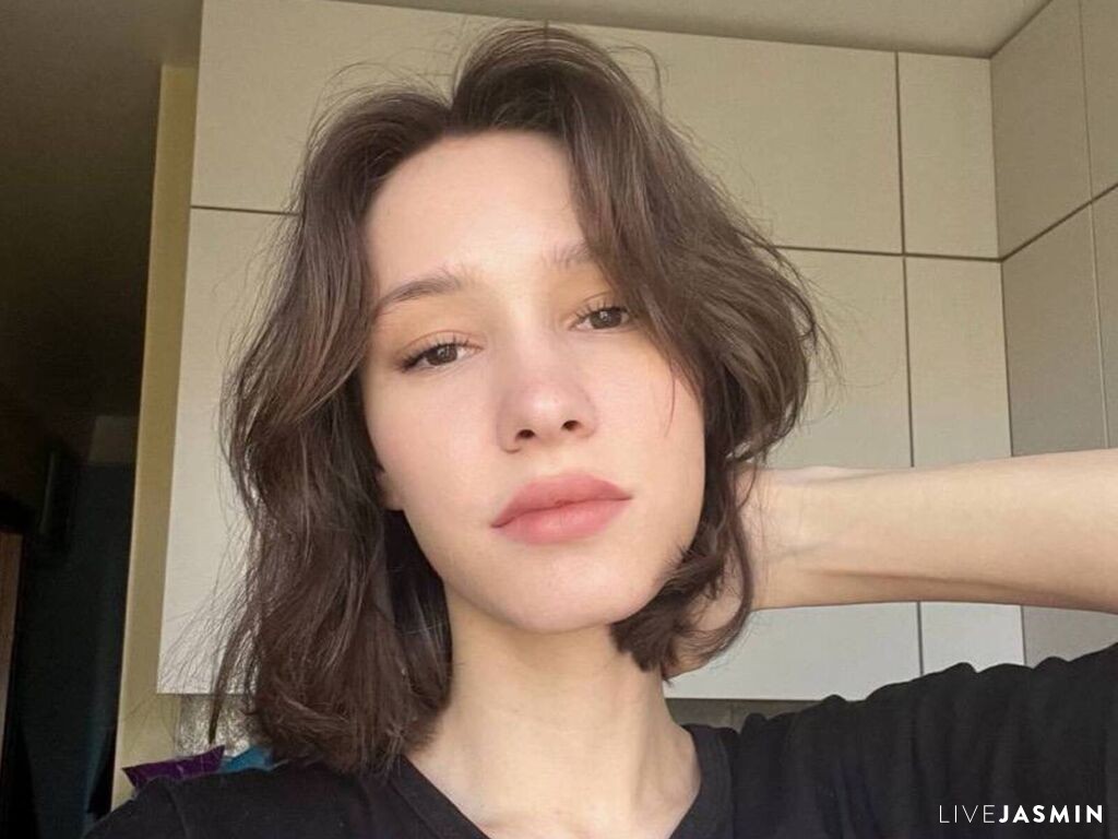 Nude sex cam model LavondaAlvizo