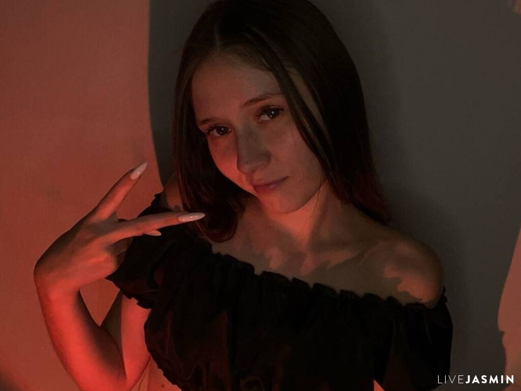 Nude sex cam model LeighBertuzzi