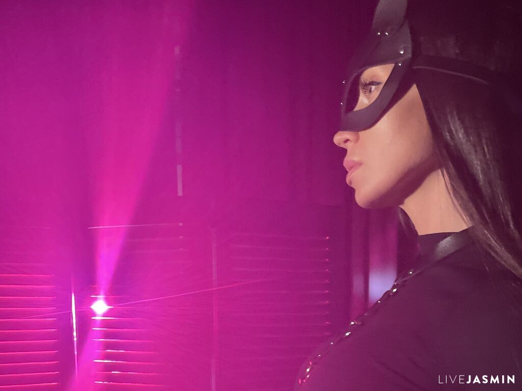 Nude 36 Year Old sex cam model LeilaNyman - XXX Video