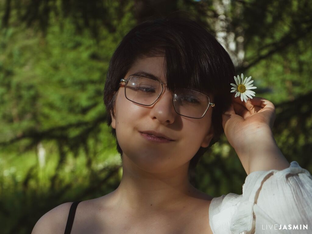Nude sex cam model LilyMarlin