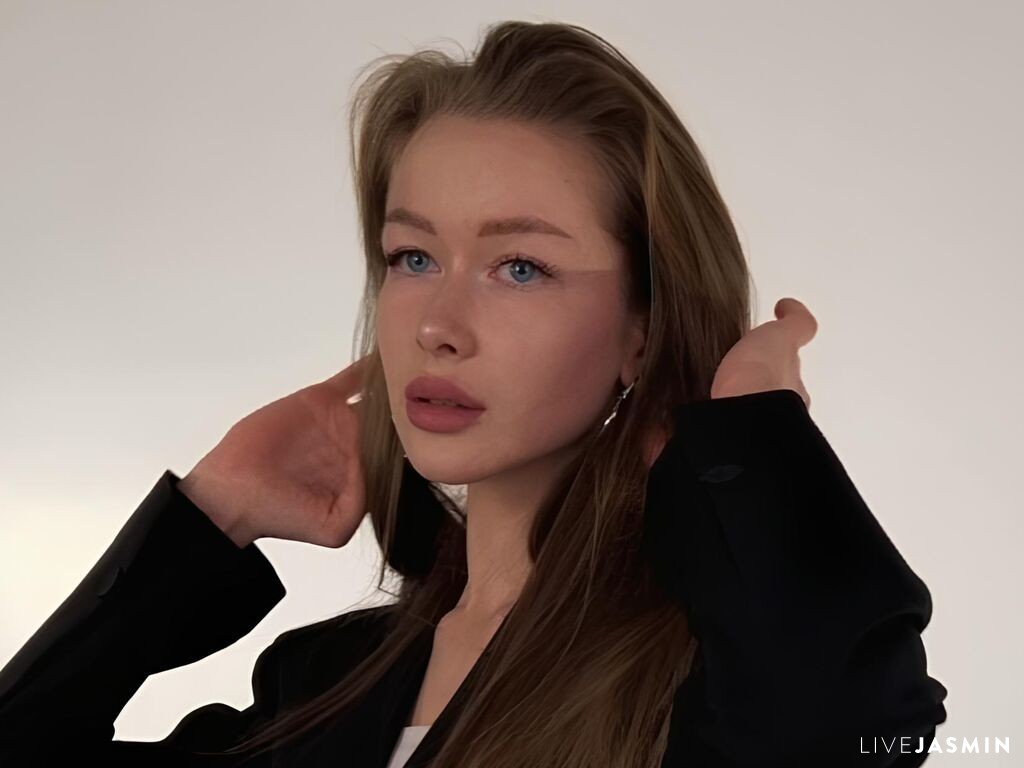 Nude sex cam model LinaMikaya