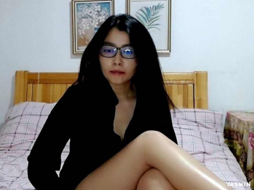 Nude 34 Year Old sex cam model LinaZhang - XXX Video