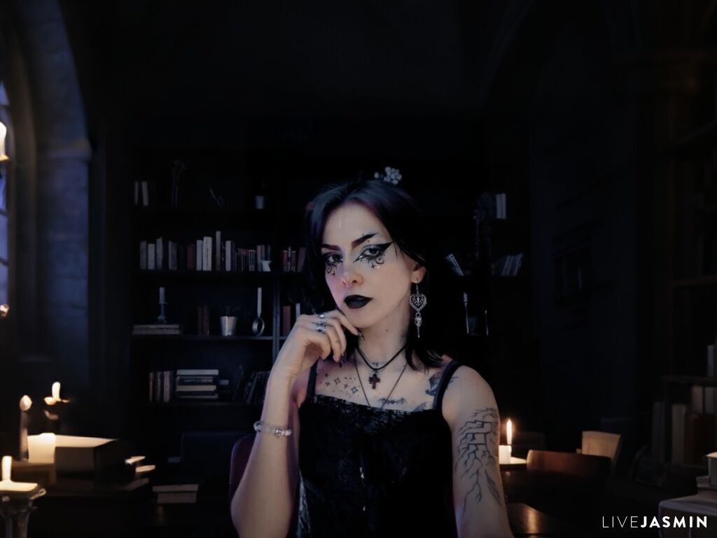 Nude sex cam model LorenLoiss