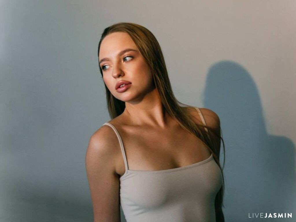 Nude webcam model LoriHunt - Private XXX Chat