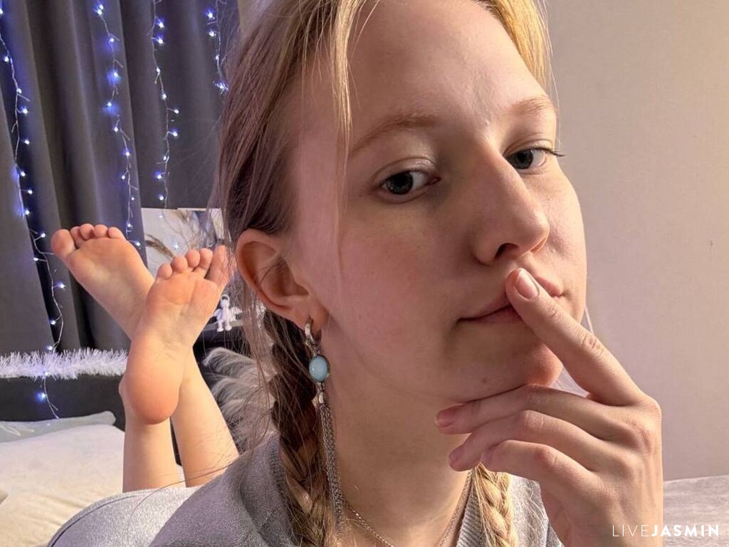 Live sex cam girl LorrieJuluke - Nude XXX Chat