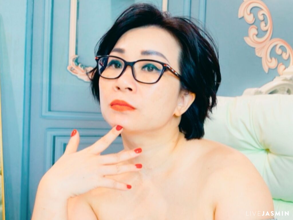 Nude sex cam model LucianaMecacci