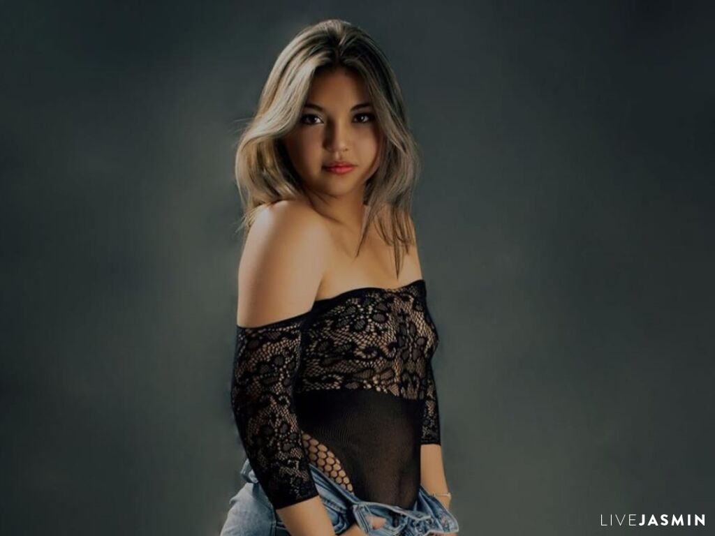 Nude sex cam model LupitaElizondo