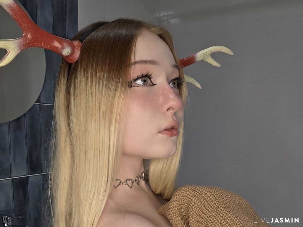 Nude sex cam model LynneAleck
