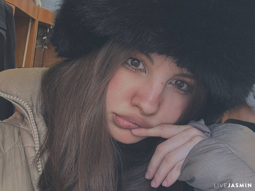 Nude sex cam model MariLuxe