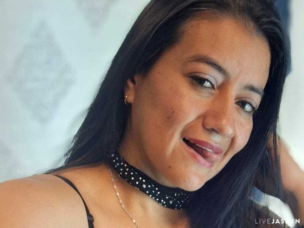 Nude 42 Year Old sex cam model MariaDowny - XXX Video