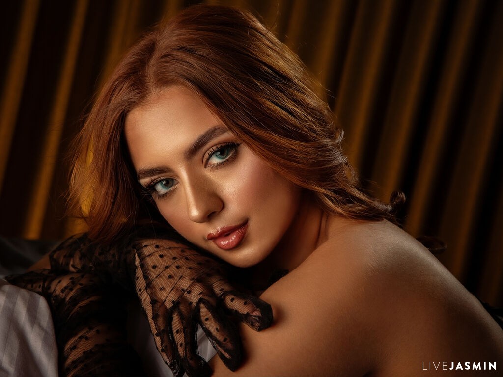 Nude sex cam model MarianaSaavedra