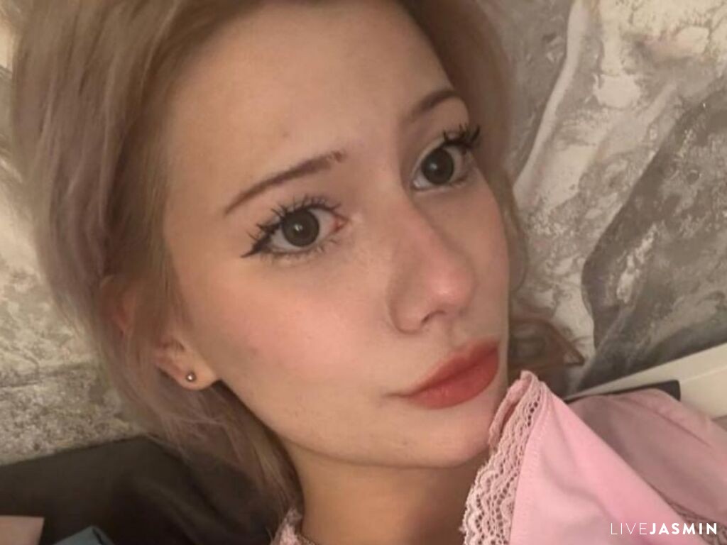 Nude sex cam model MeganLinney