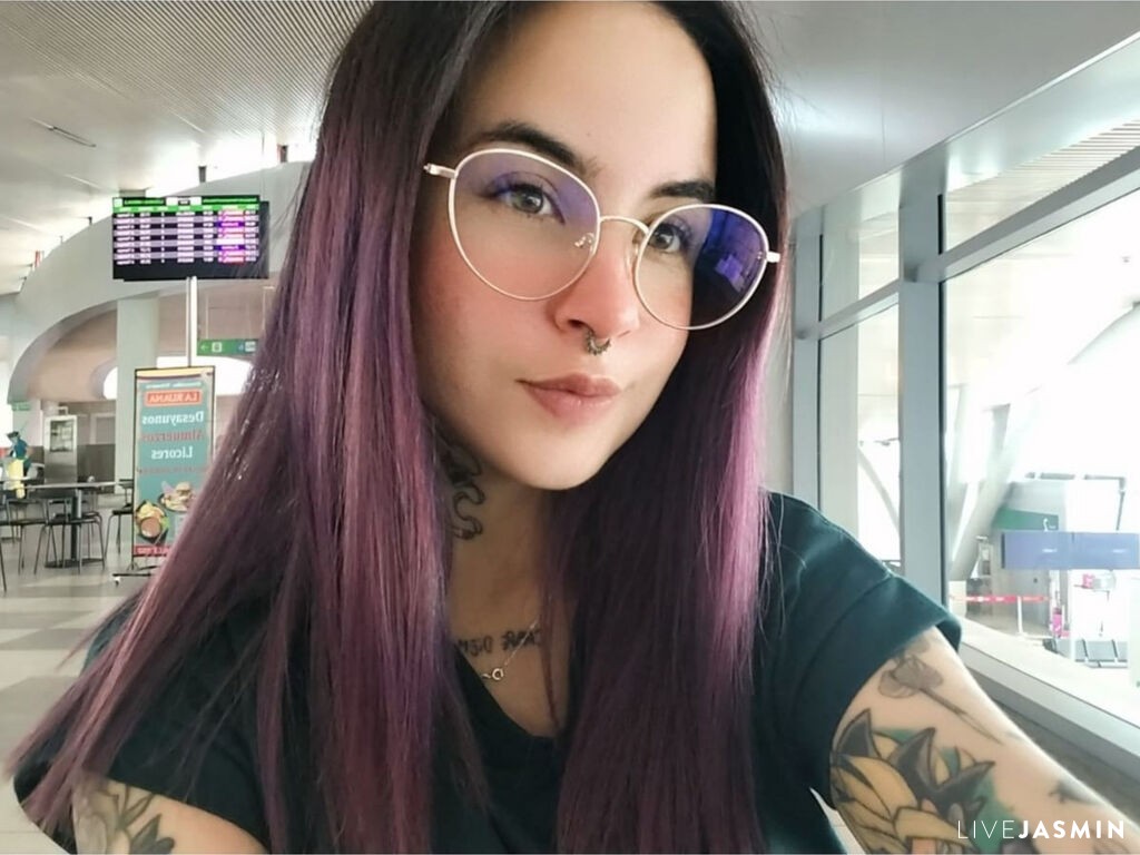 Nude sex cam model MeganSmears