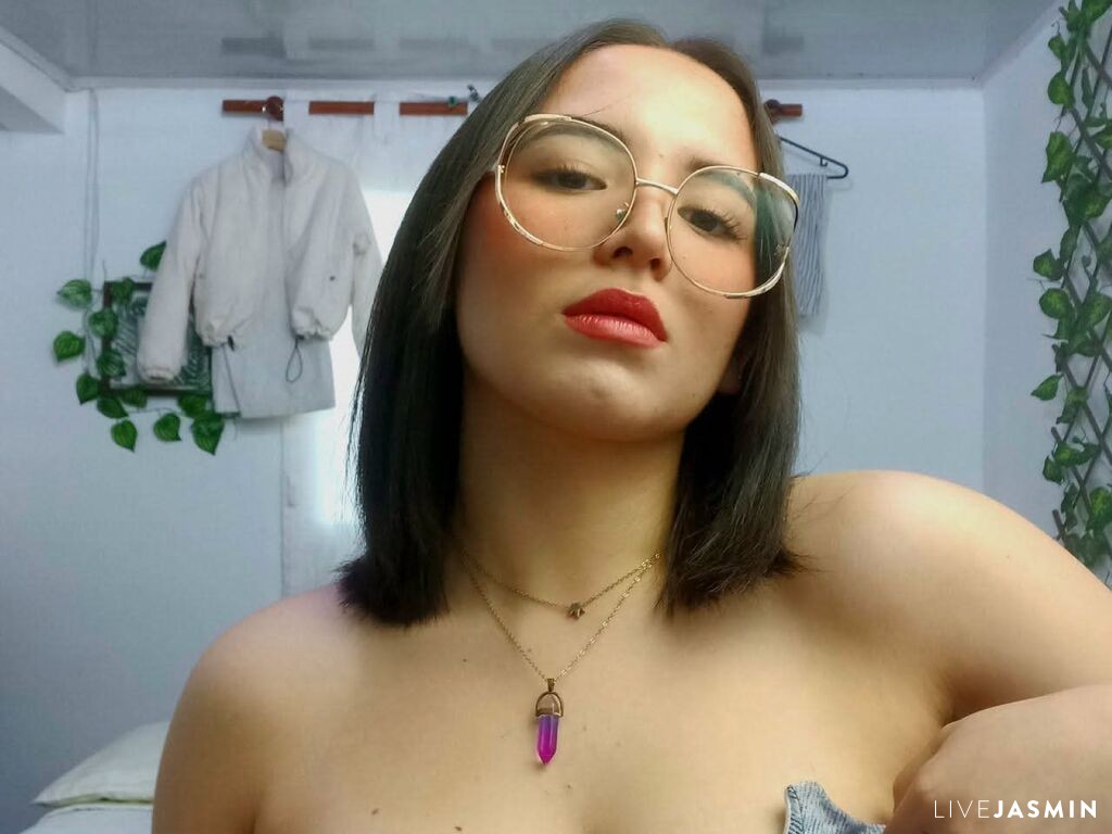 Nude sex cam model MellanyBloom