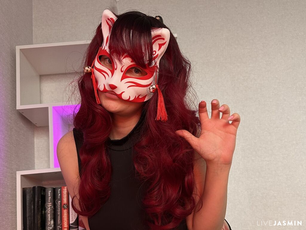 Nude sex cam model MikkoKitsune