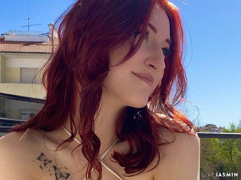 Nude sex cam model MilaFlame