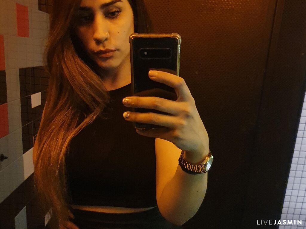 Nude sex cam model NahiaraBiel