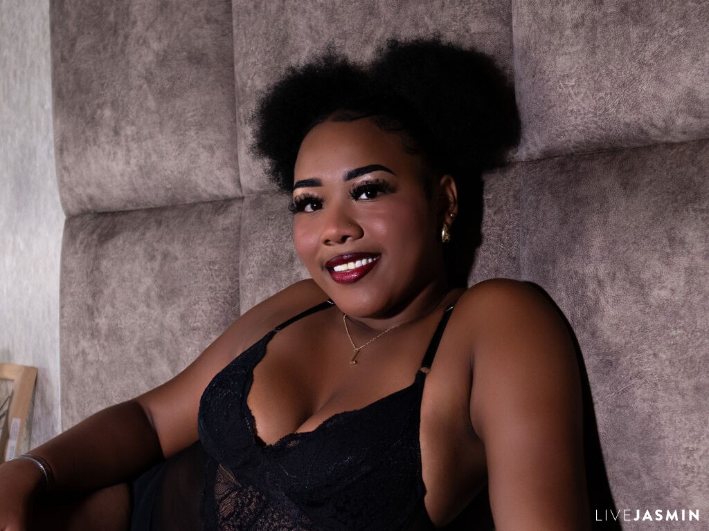 Nude sex cam model NaiaSimpson
